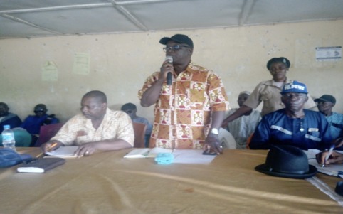 LOCAL GOV’T MINISTER PRESENTS ADMINISTRATIVE INVESTIGATORS TO RESIDENTS IN PENGUIA CHIEFDOM